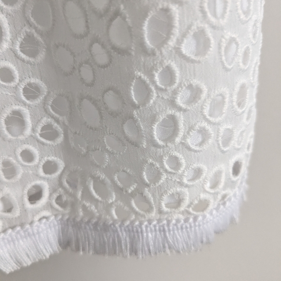 LILLY PULITZER LILLETTE TOP WHITE EYELET NWT Size Small - Picture 4 of 8